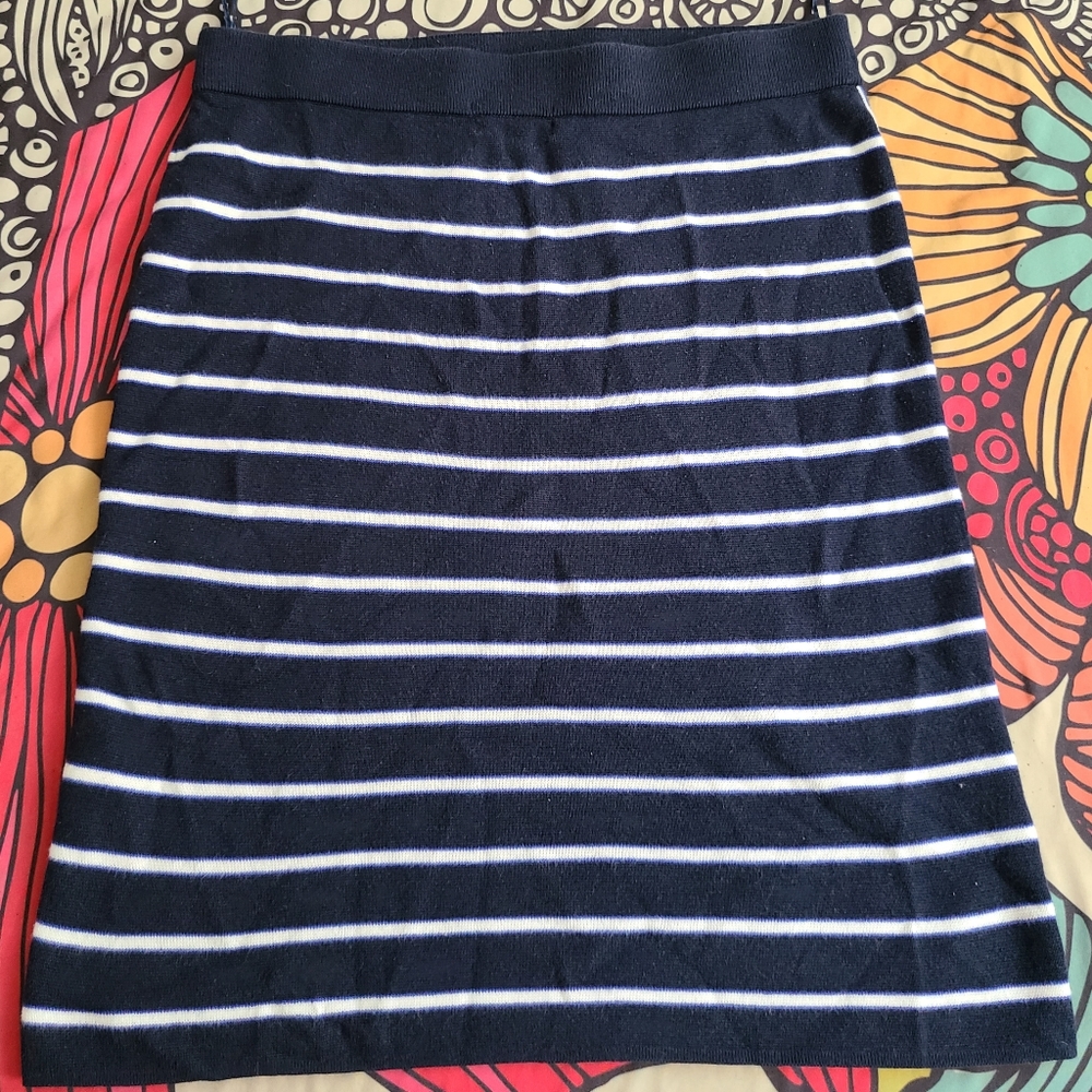 Banana Republic navy white striped medium skirt